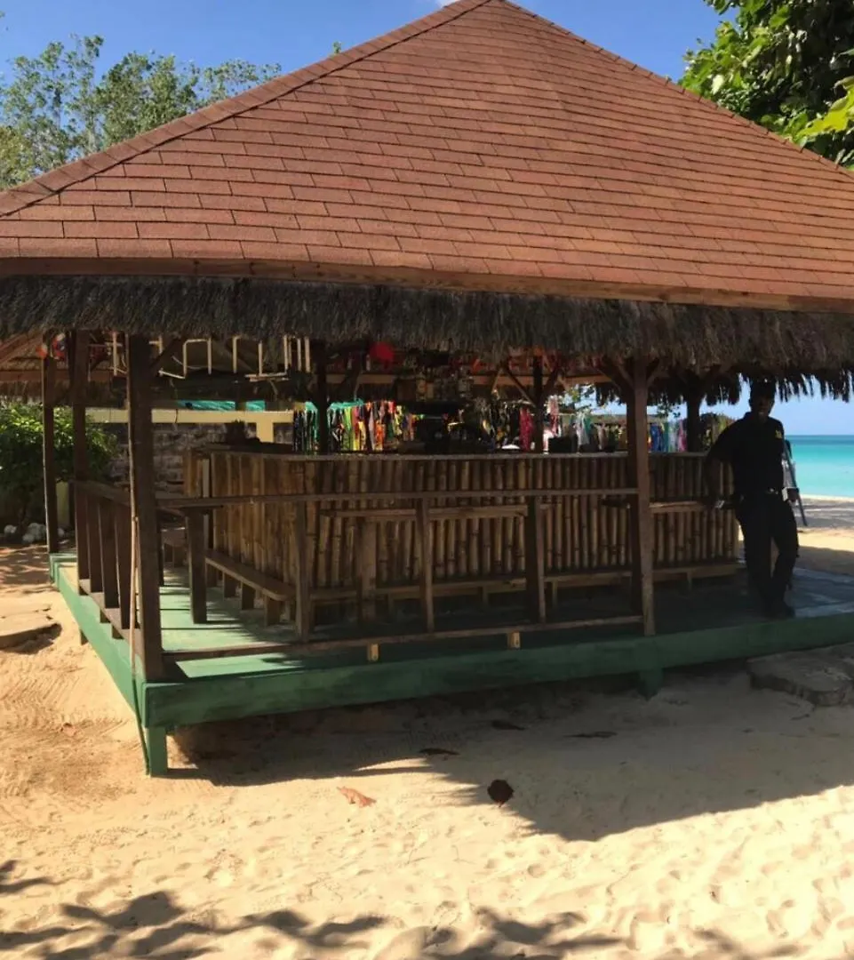 Seascape Apartments Negril